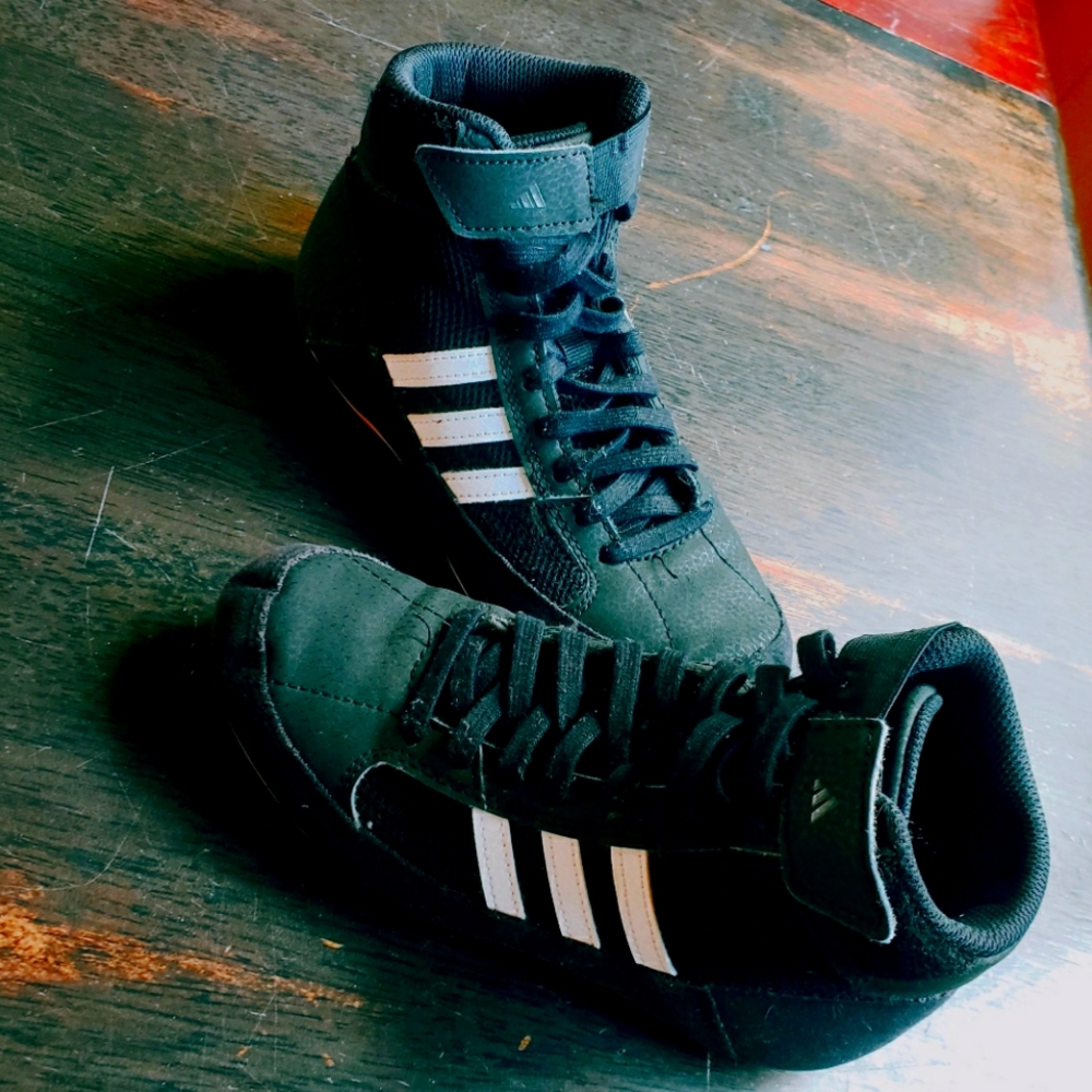 Adidas youth wrestling shoes size 2.5